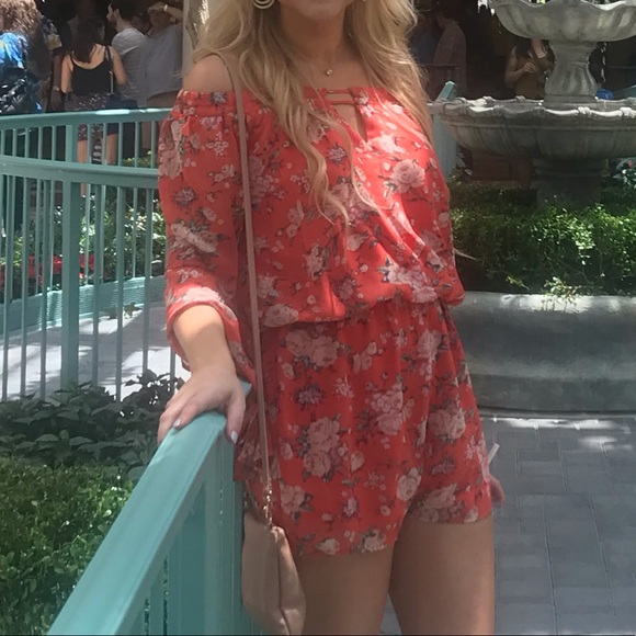 Off the shoulder romper - Picture 4 of 4